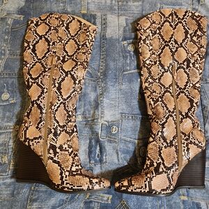 Elegant Snakeskin Heeled Boots